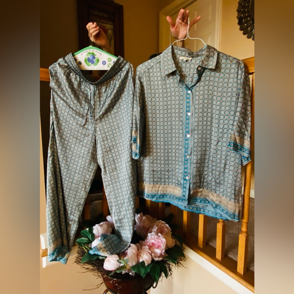 Max Studio Blue And Tan Patterned Set - image 1